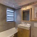 Horská chata D'olivier, Alpes Agency, Les Praz, Chamonix, Sleeps 8 *