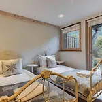 Horská chata D'olivier, Alpes Agency, Les Praz, Chamonix, Sleeps 8
