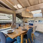 샬레 D'olivier, Alpes Agency, Les Praz, Chamonix, Sleeps 8 *
