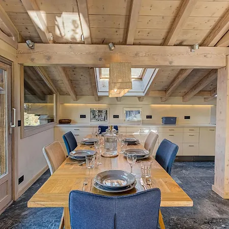 D'olivier, Alpes Agency, Les Praz, Chamonix, Sleeps 8 * Chamonix