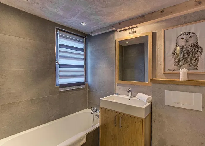 Alpesi faház D'olivier, Alpes Agency, Les Praz, Chamonix, Sleeps 8 *