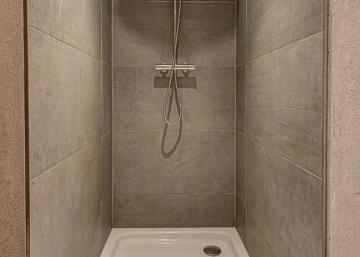 Alpesi faház D'olivier, Alpes Agency, Les Praz, Chamonix, Sleeps 8 *