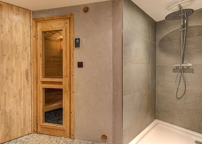 Alpesi faház D'olivier, Alpes Agency, Les Praz, Chamonix, Sleeps 8