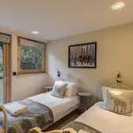 D'olivier, Alpes Agency, Les Praz, Chamonix, Sleeps 8 *