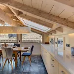 D'olivier, Alpes Agency, Les Praz, Chamonix, Sleeps 8 * Chamonix